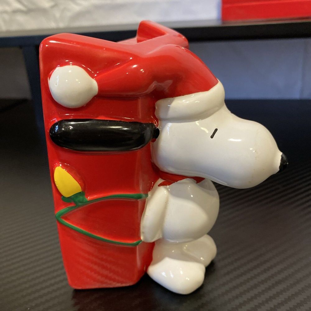 Peanuts 50 Years A Charlie Brown Christmas Snoopy Dog House Treat Jar / Holder - Picture 10 of 16